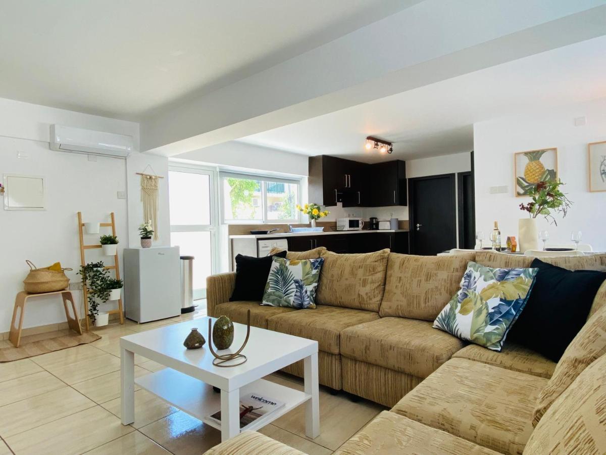 Serena'S 2-Br Apartment In Larnaca Ngoại thất bức ảnh