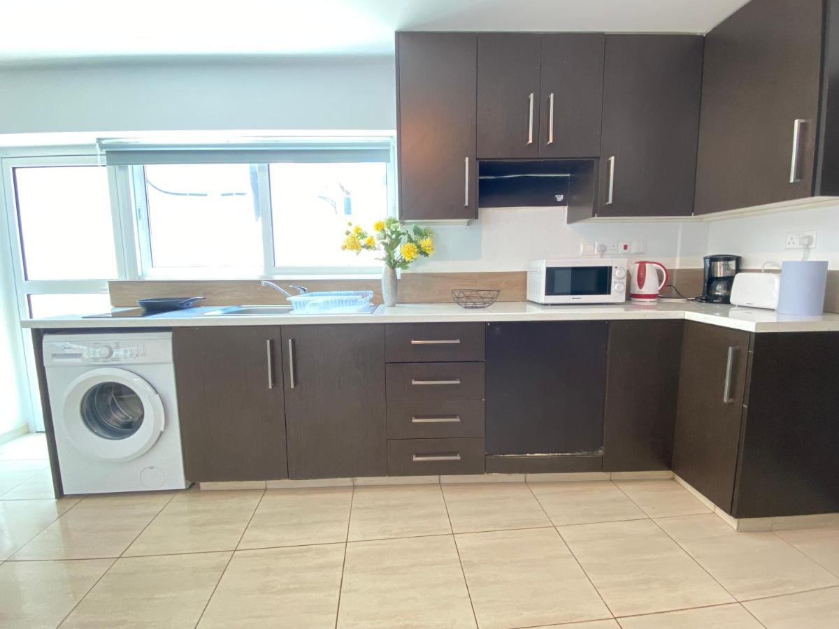 Serena'S 2-Br Apartment In Larnaca Ngoại thất bức ảnh