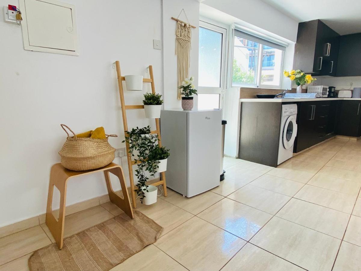 Serena'S 2-Br Apartment In Larnaca Ngoại thất bức ảnh